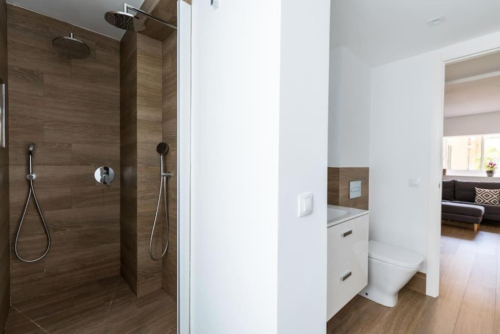 Apartamento Moderno En Triana 2 Dormitorios Y Aire Acondicionado Севиля Екстериор снимка