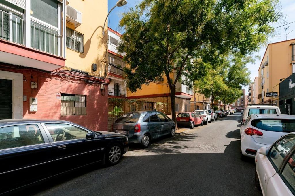 Apartamento Moderno En Triana 2 Dormitorios Y Aire Acondicionado Севиля Екстериор снимка