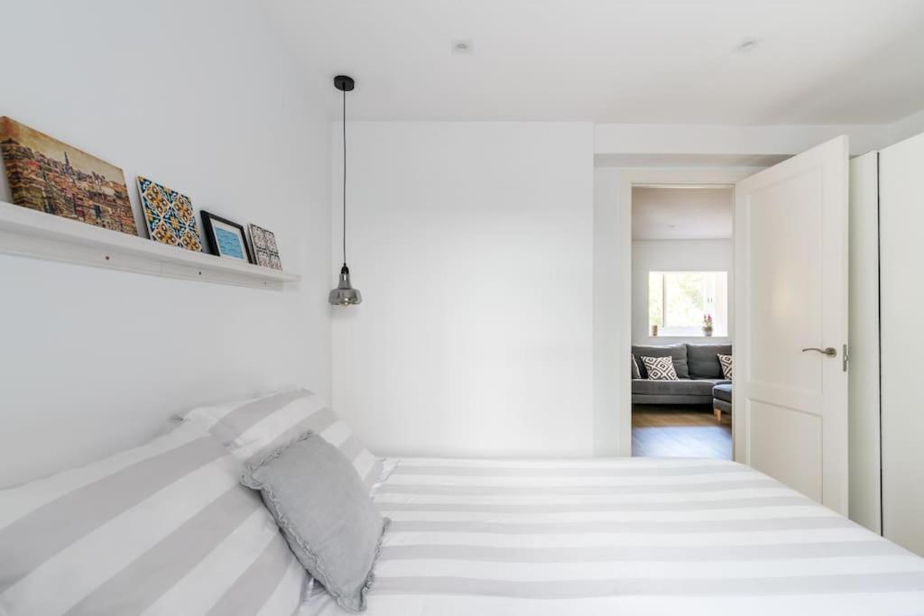Apartamento Moderno En Triana 2 Dormitorios Y Aire Acondicionado Севиля Екстериор снимка