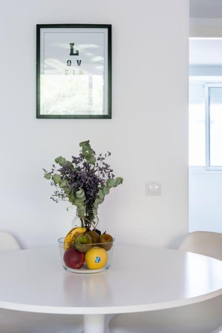 Apartamento Moderno En Triana 2 Dormitorios Y Aire Acondicionado Севиля Екстериор снимка