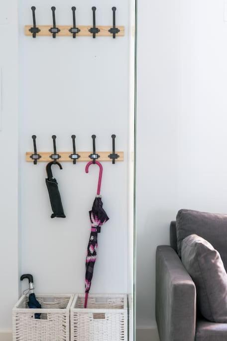 Apartamento Moderno En Triana 2 Dormitorios Y Aire Acondicionado Севиля Екстериор снимка