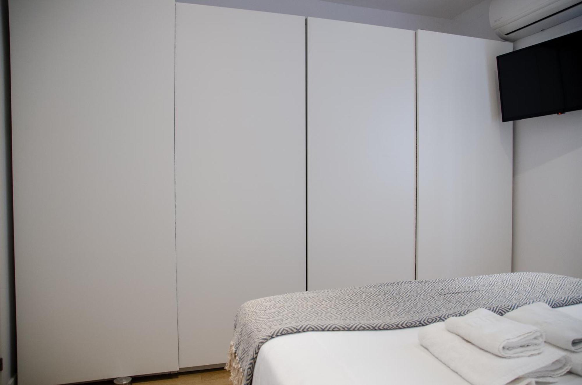 Apartamento Moderno En Triana 2 Dormitorios Y Aire Acondicionado Севиля Екстериор снимка