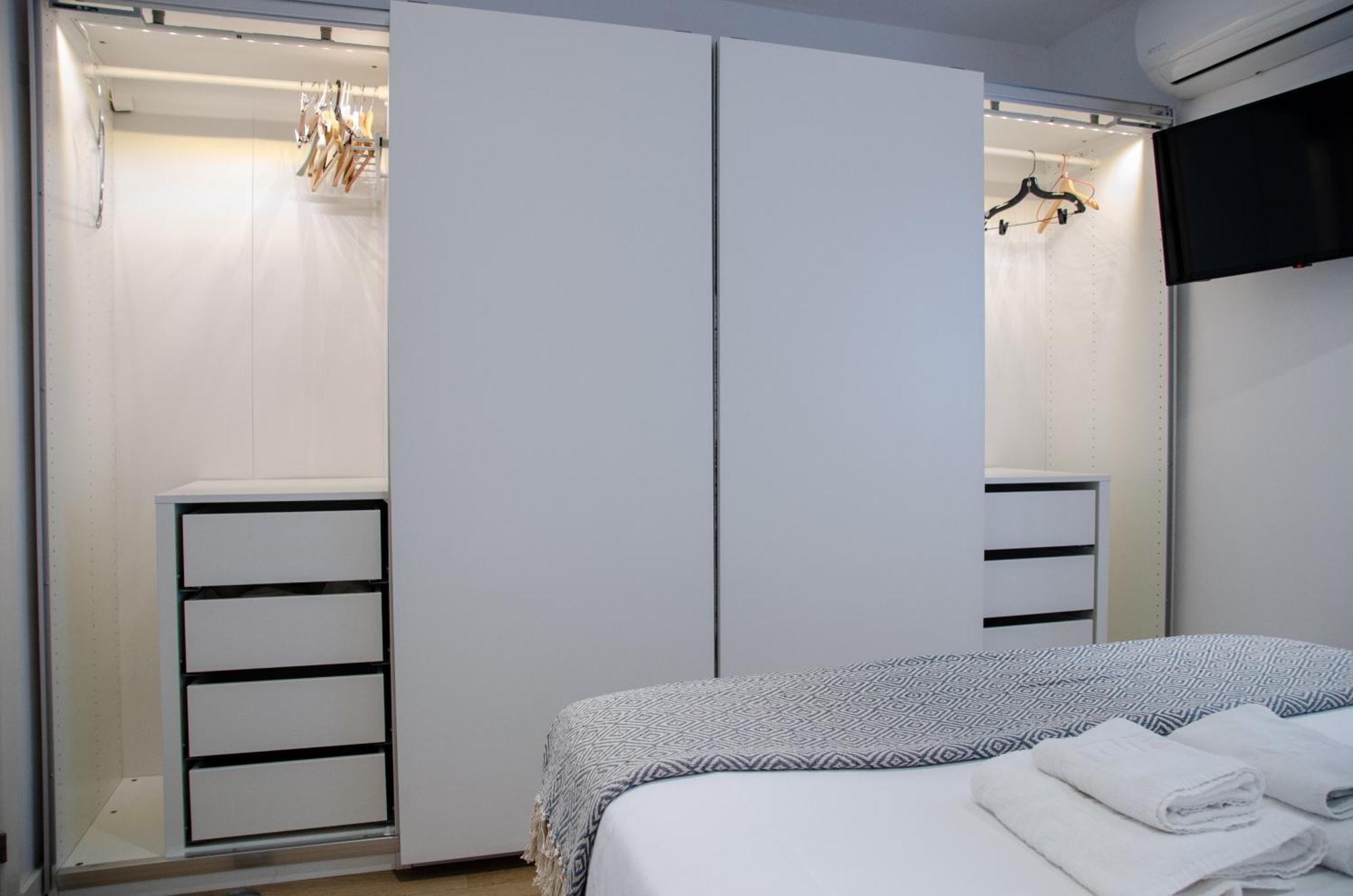 Apartamento Moderno En Triana 2 Dormitorios Y Aire Acondicionado Севиля Екстериор снимка