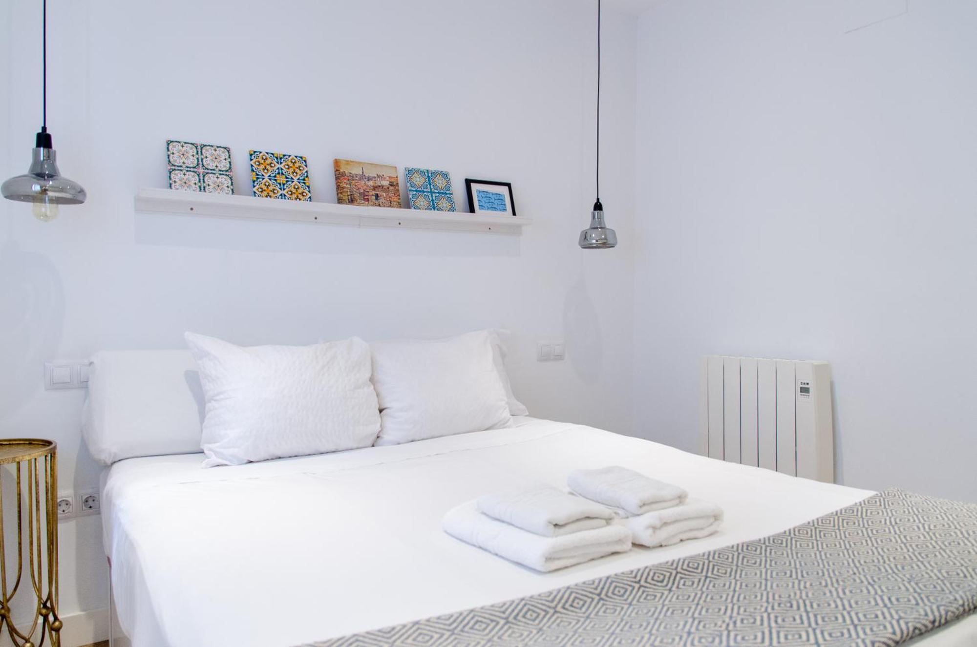 Apartamento Moderno En Triana 2 Dormitorios Y Aire Acondicionado Севиля Екстериор снимка