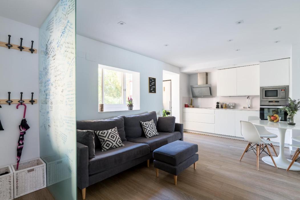 Apartamento Moderno En Triana 2 Dormitorios Y Aire Acondicionado Севиля Екстериор снимка