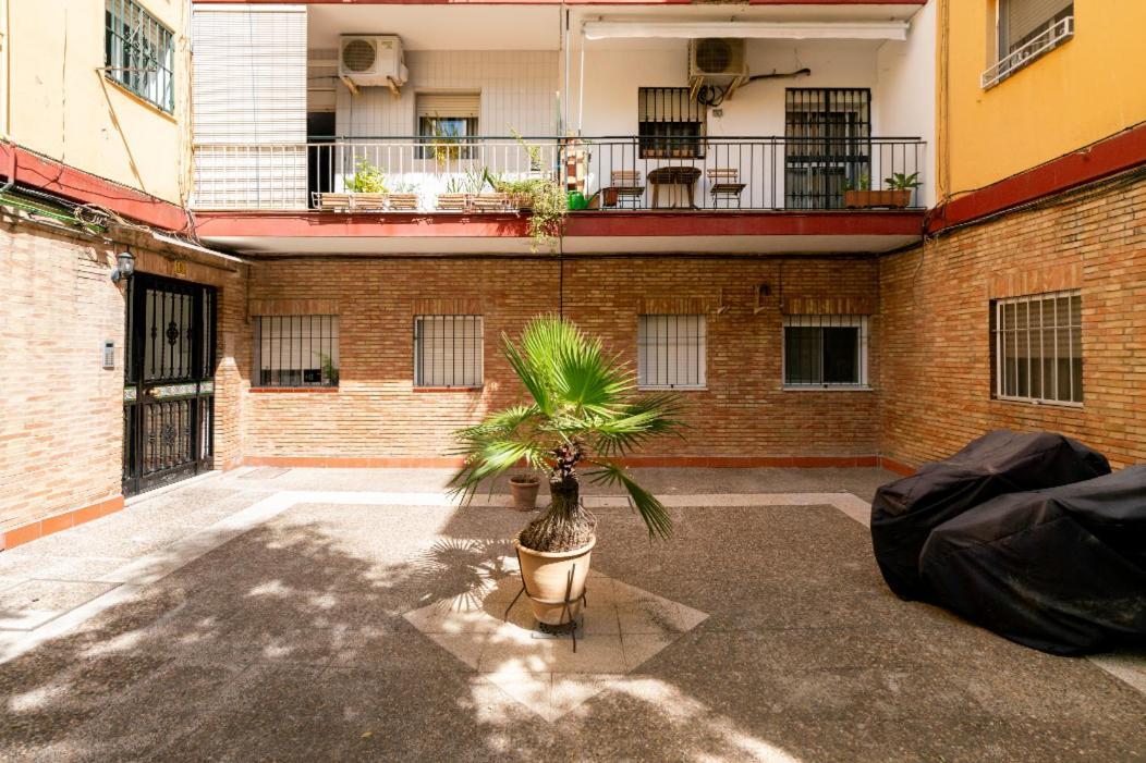Apartamento Moderno En Triana 2 Dormitorios Y Aire Acondicionado Севиля Екстериор снимка
