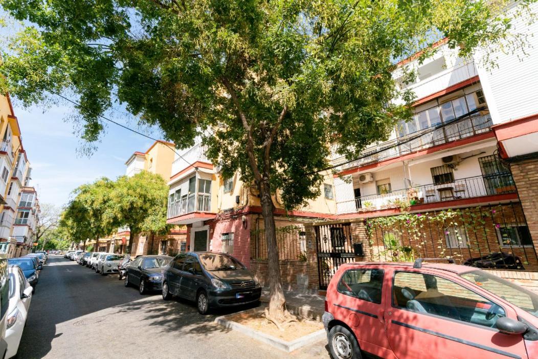 Apartamento Moderno En Triana 2 Dormitorios Y Aire Acondicionado Севиля Екстериор снимка