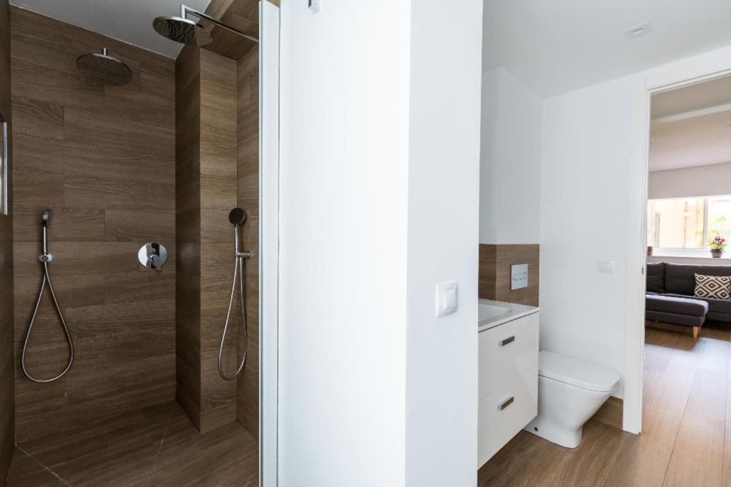 Apartamento Moderno En Triana 2 Dormitorios Y Aire Acondicionado Севиля Екстериор снимка